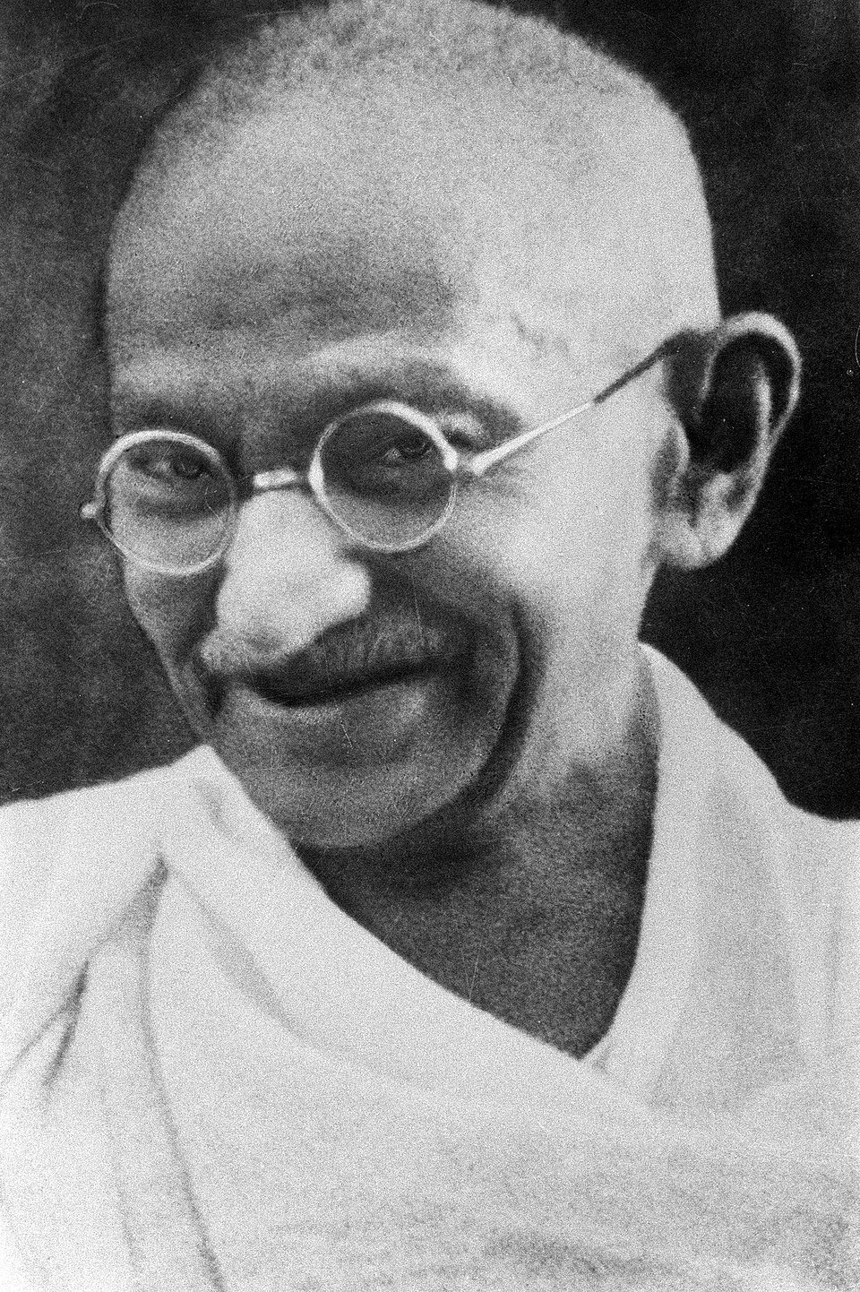 Mahatma Gandhi, https://commons.wikimedia.org/wiki/File:Portrait_Gandhi.jpg