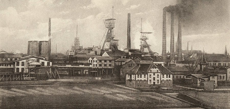 Afbeelding van een steenkolenmijn, https://commons.wikimedia.org/wiki/File:Coal_mines_in_Upper_Silesia_(1923).jpg