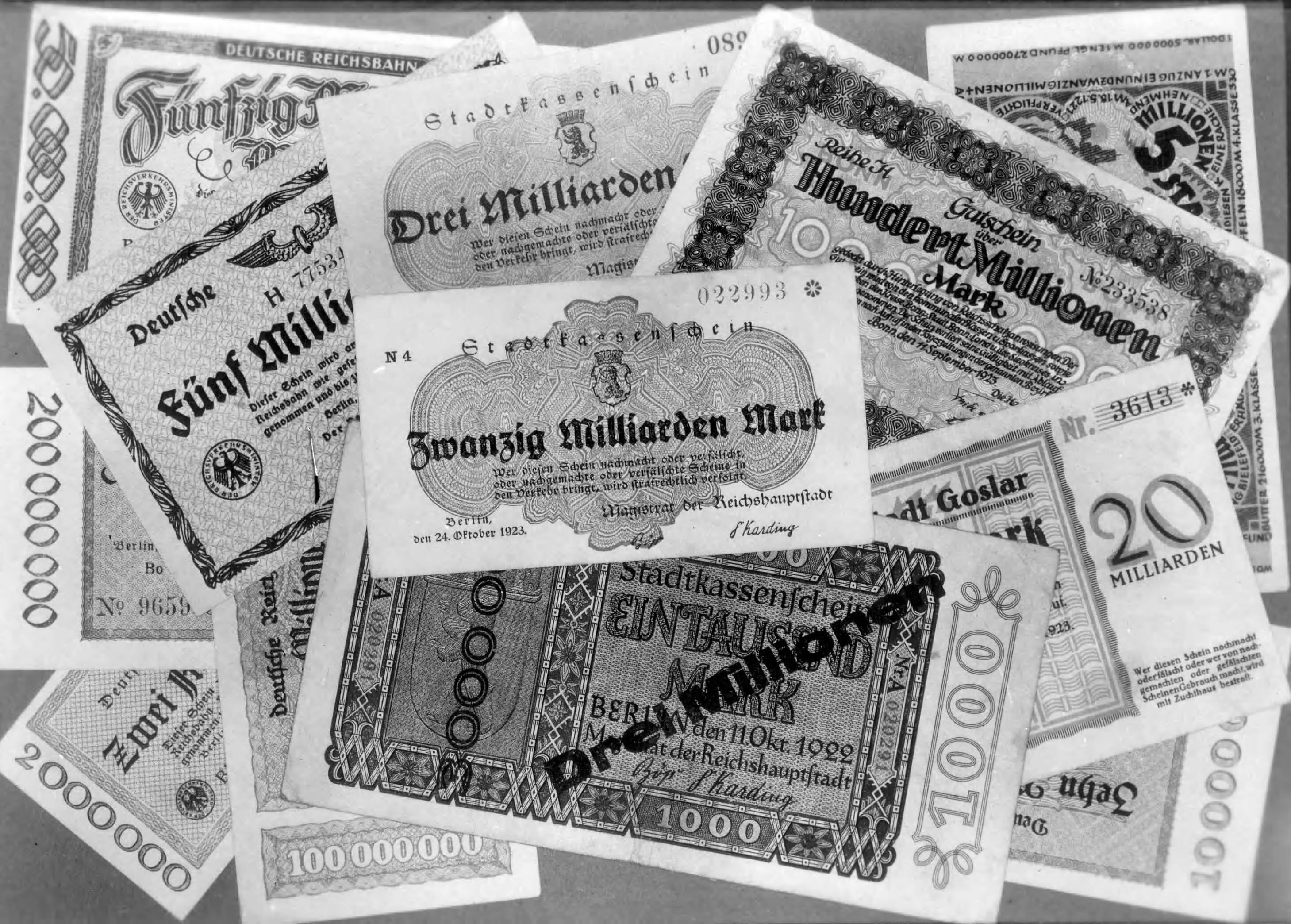 Hyperinflatie, http://hdl.handle.net/10648/35429da5-ddfb-a382-e063-6df0900a6686