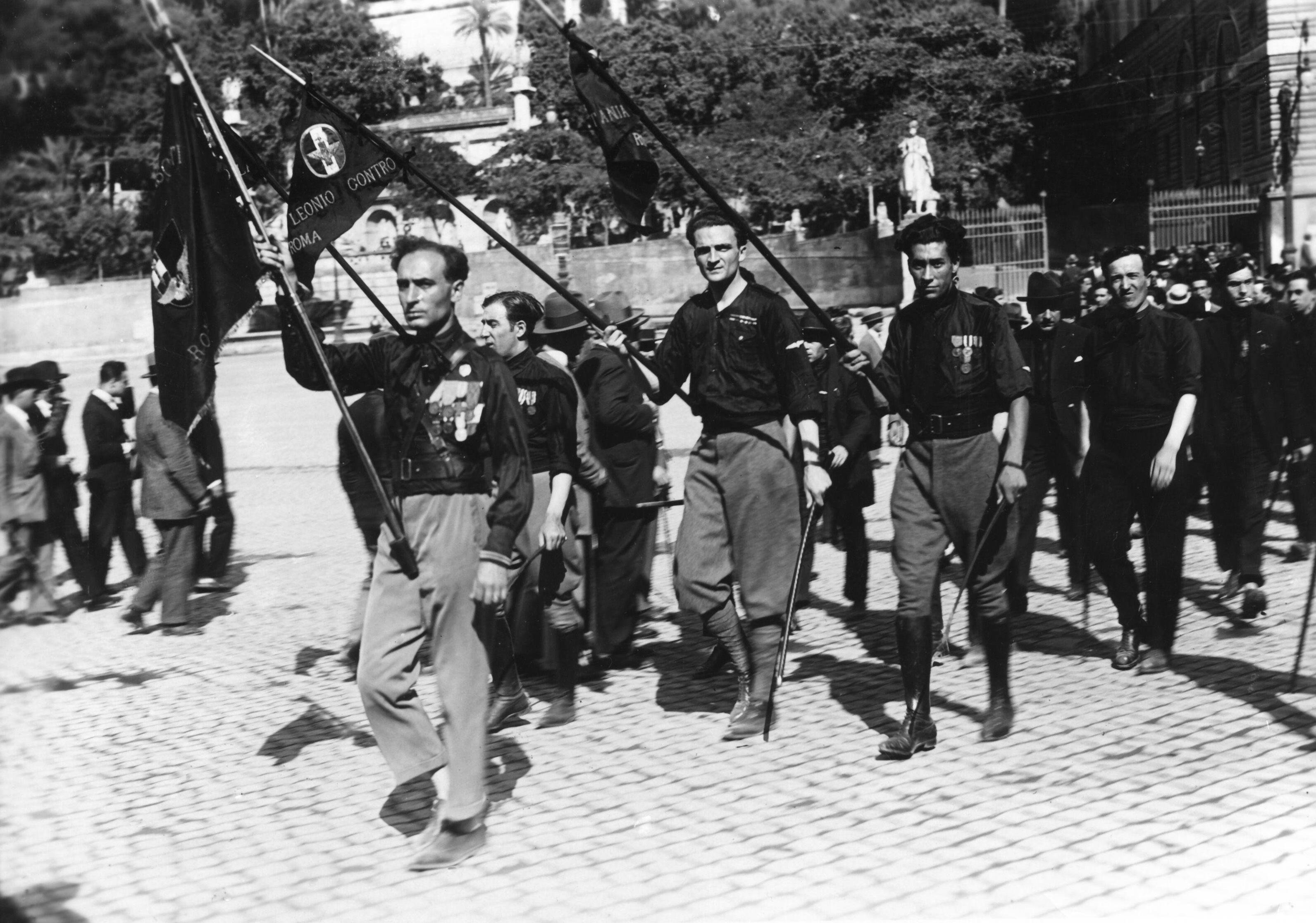 De zwarthemden bij de 'Mars op Rome', http://hdl.handle.net/10648/35429da6-b7e7-a382-e063-6df0900a6686