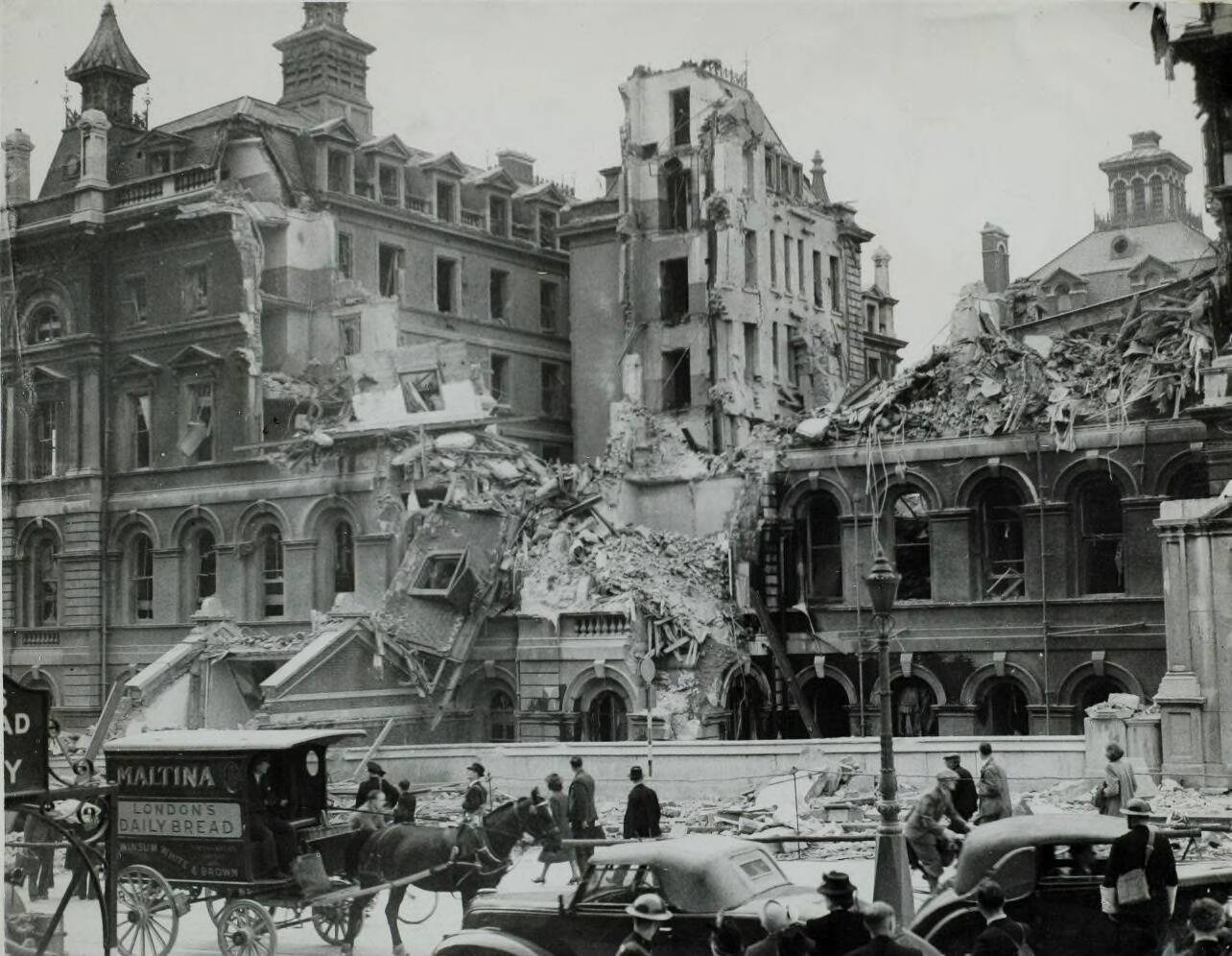 Slag om Engeland "The Blitz" Tweede Wereldoorlog, http://hdl.handle.net/10648/35429da6-9deb-a382-e063-6df0900a6686