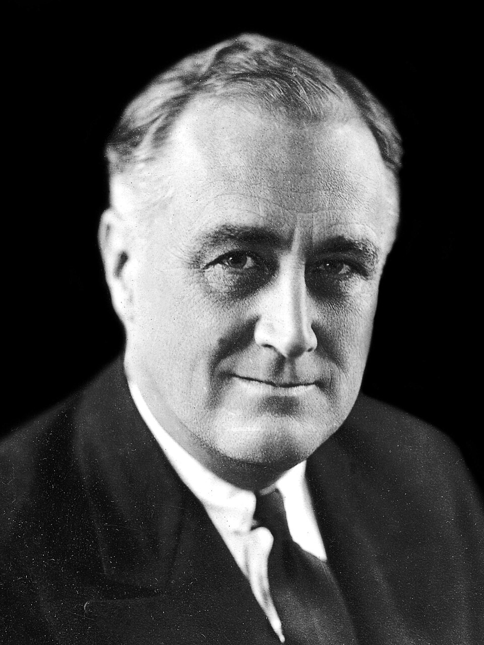 Franklin D. Roosevelt, https://commons.wikimedia.org/wiki/File:FDR_in_1933_(cropped).jpg