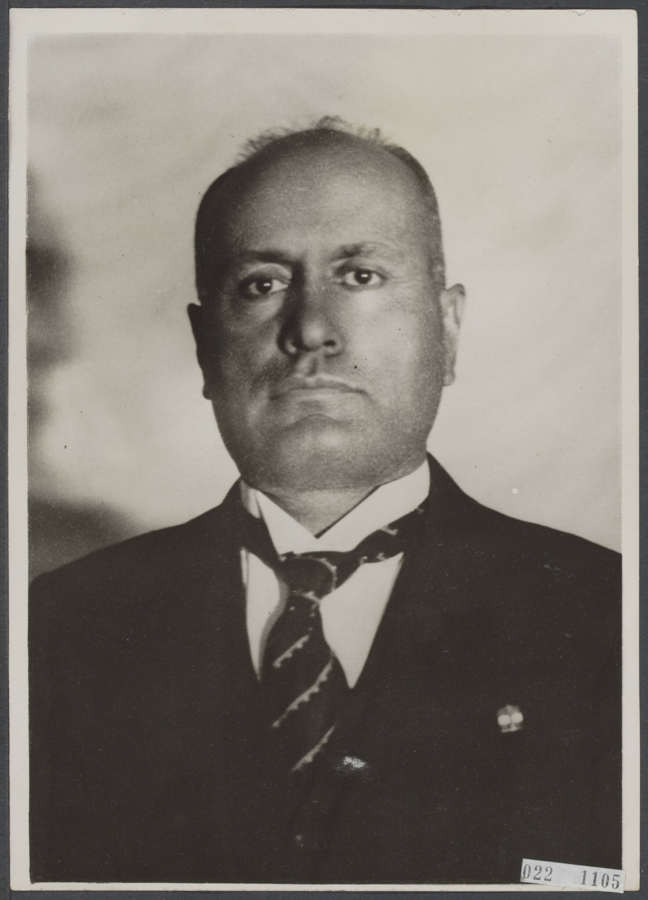 Mussolini, http://hdl.handle.net/10648/e89d05f9-20a9-1bc2-e69d-1a0f2924481f