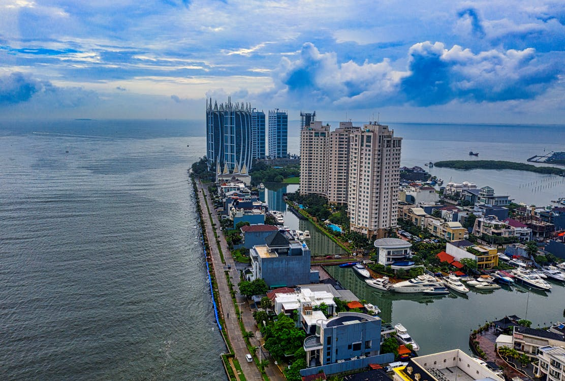 Jakarta. Megastad aan de kustlijn van Indonesië, Zuidoost-Azië.