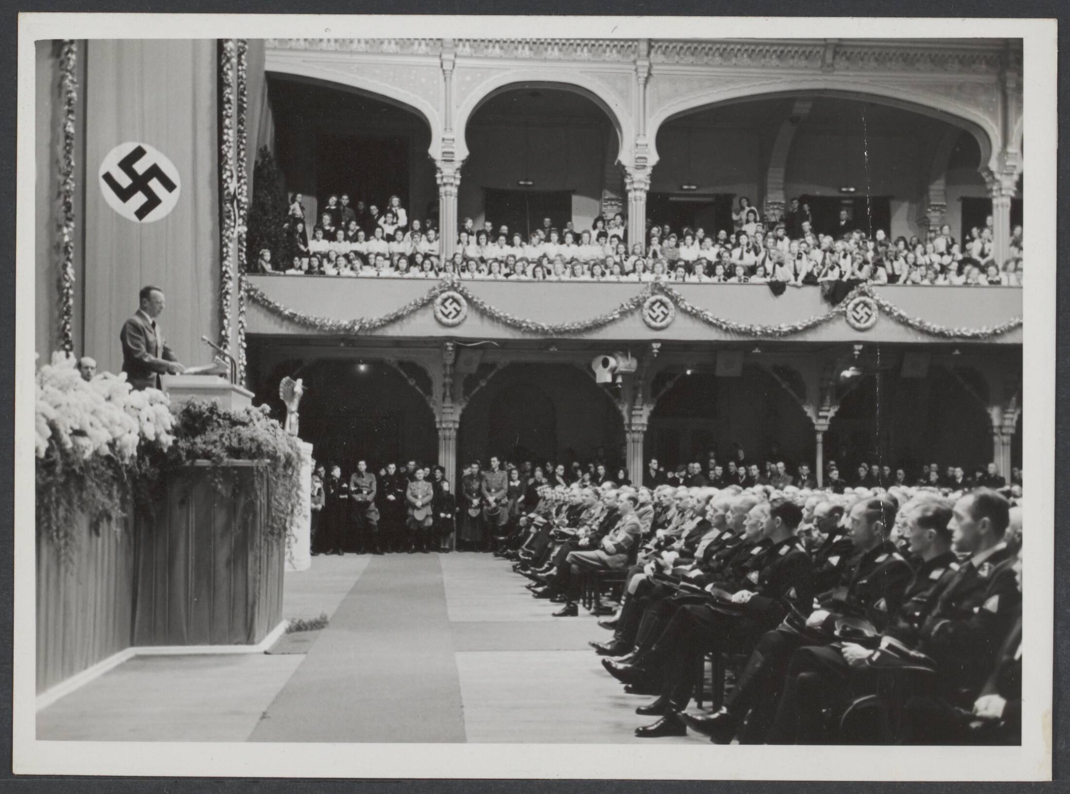 NSDAP bijeenkomst, http://hdl.handle.net/10648/cc5fee00-6637-97a3-55b9-b291dc455f73