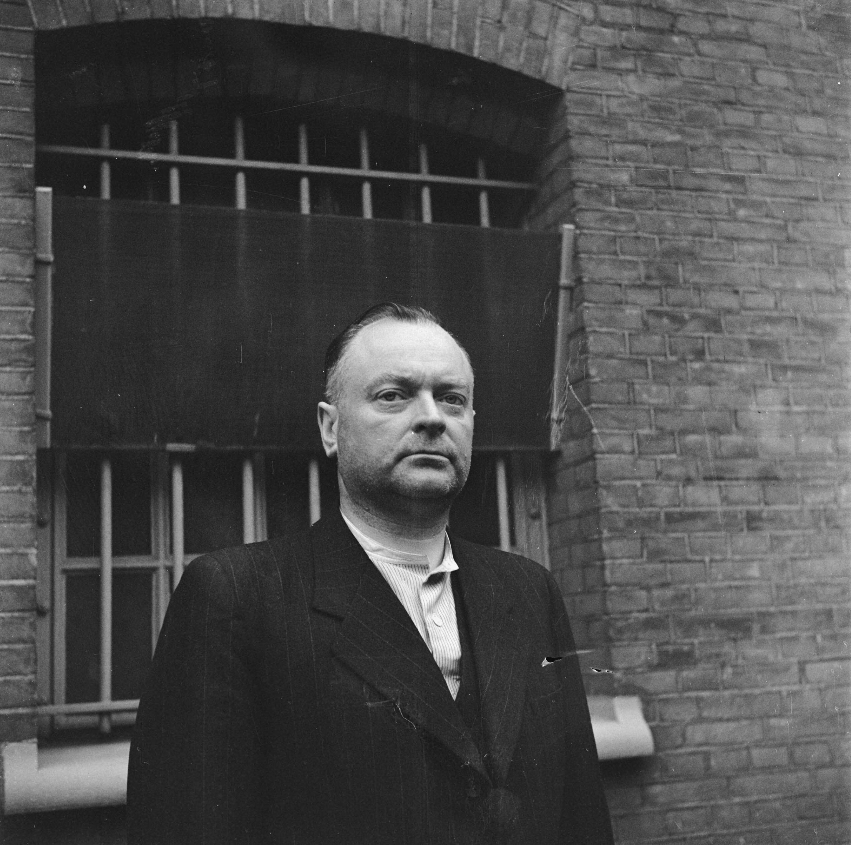 Anton Mussert, http://hdl.handle.net/10648/ac08ccf8-d0b4-102d-bcf8-003048976d84