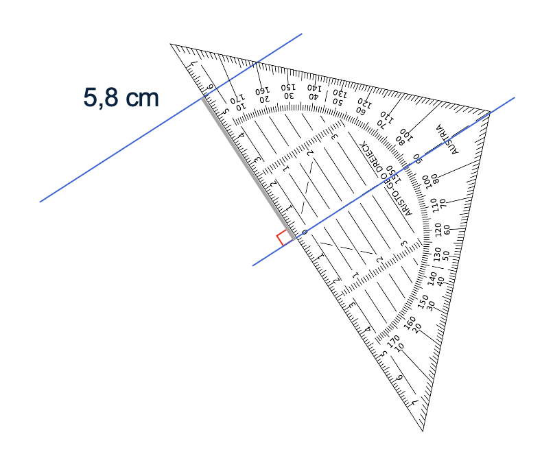 Een geodriehoek op evenwijdige lijnen met een afstand van 5,8 cm